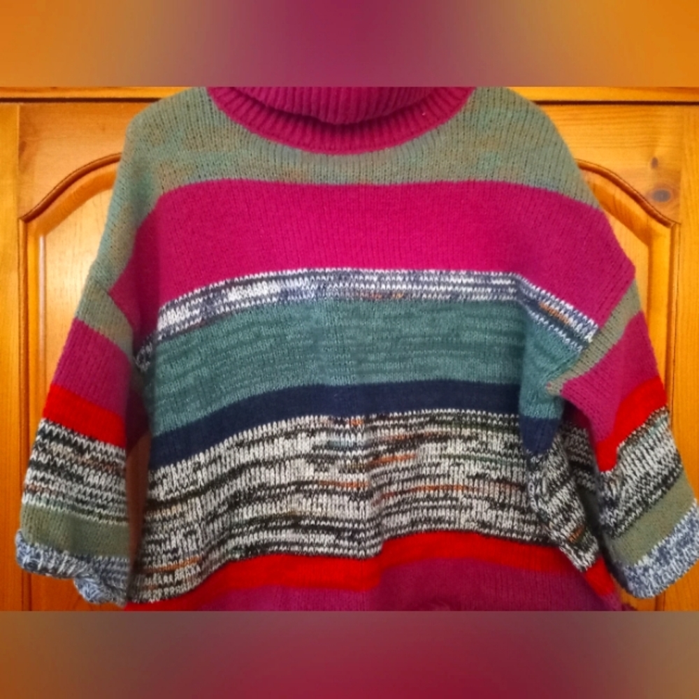 Sweater turtle neck style waist length